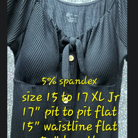 Elegant Black Midi Dress with Scoop Neck and Puff Sleeves - Picture 6 of 10